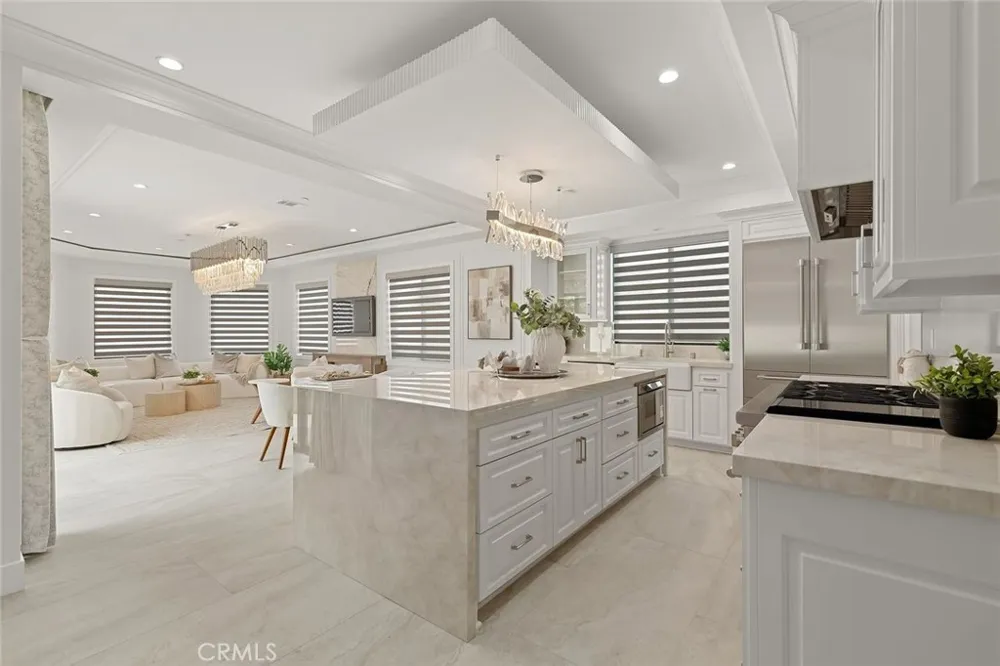 16323 Redwood Fountain Valley, CA 92708