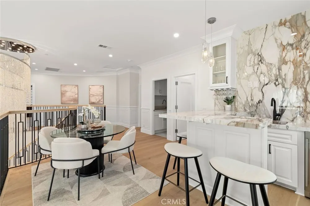 16323 Redwood Fountain Valley, CA 92708