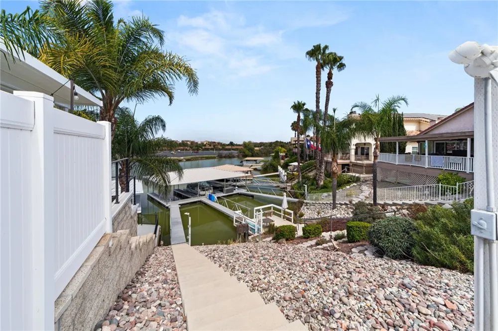 24180 Cruise Circle Drive Canyon Lake, CA 92587