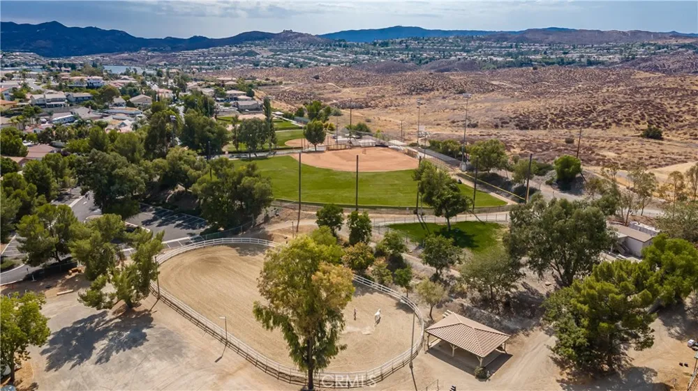 24180 Cruise Circle Drive Canyon Lake, CA 92587