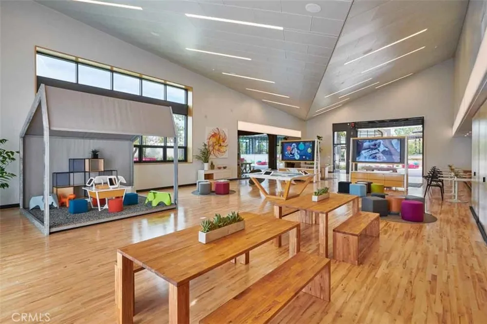 137 Terrapin Irvine, CA 92618