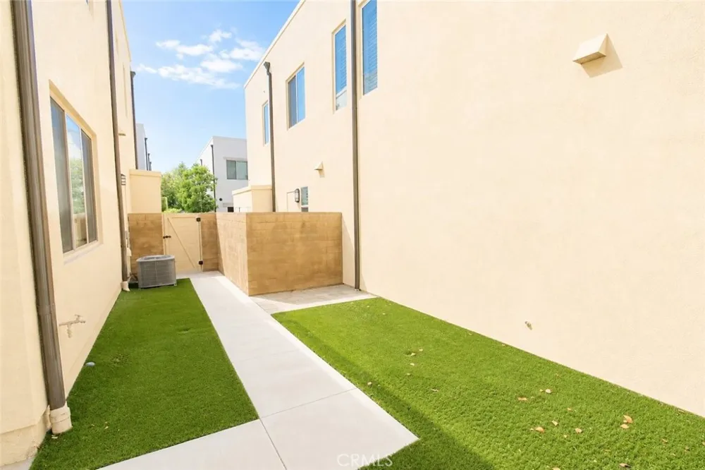 137 Terrapin Irvine, CA 92618