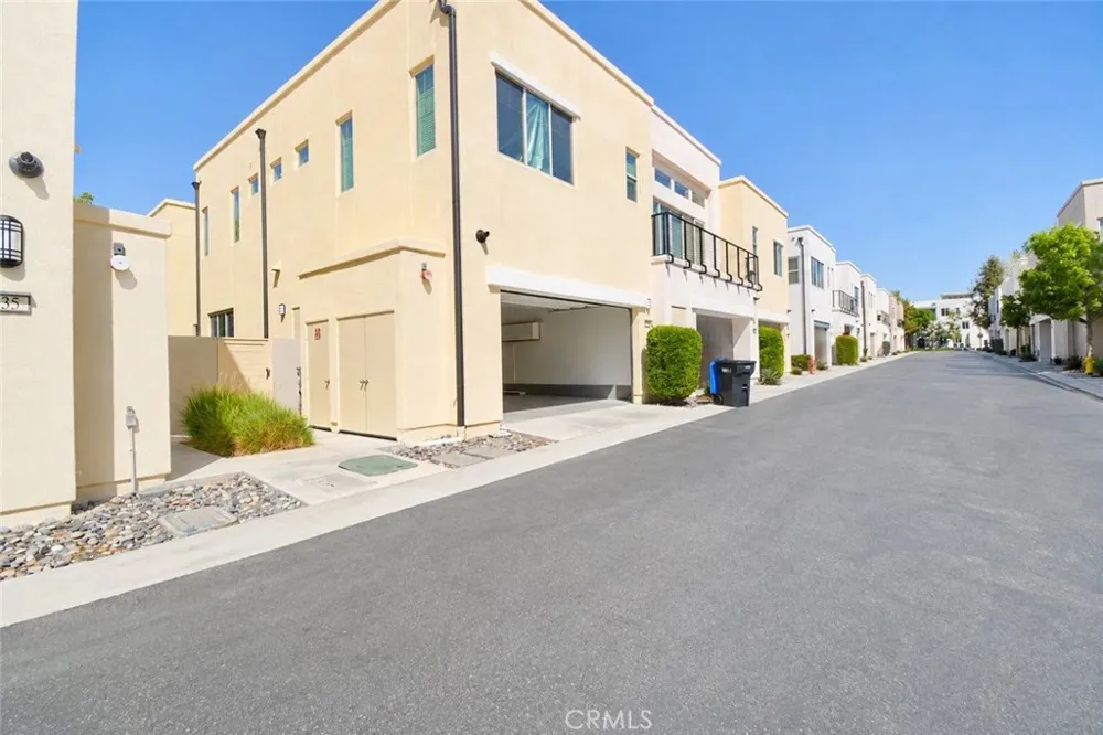 137 Terrapin Irvine, CA 92618
