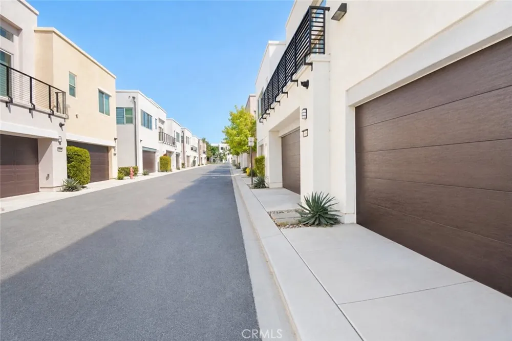 137 Terrapin Irvine, CA 92618