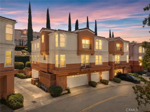 8086 E Venice
