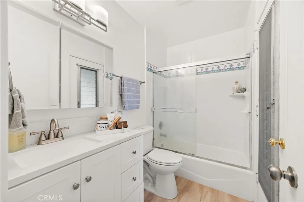 2342 E La Veta Orange, CA 92869