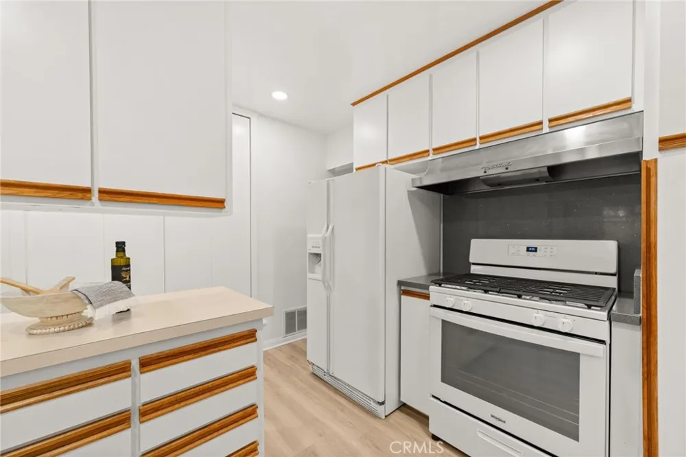 2342 E La Veta Orange, CA 92869