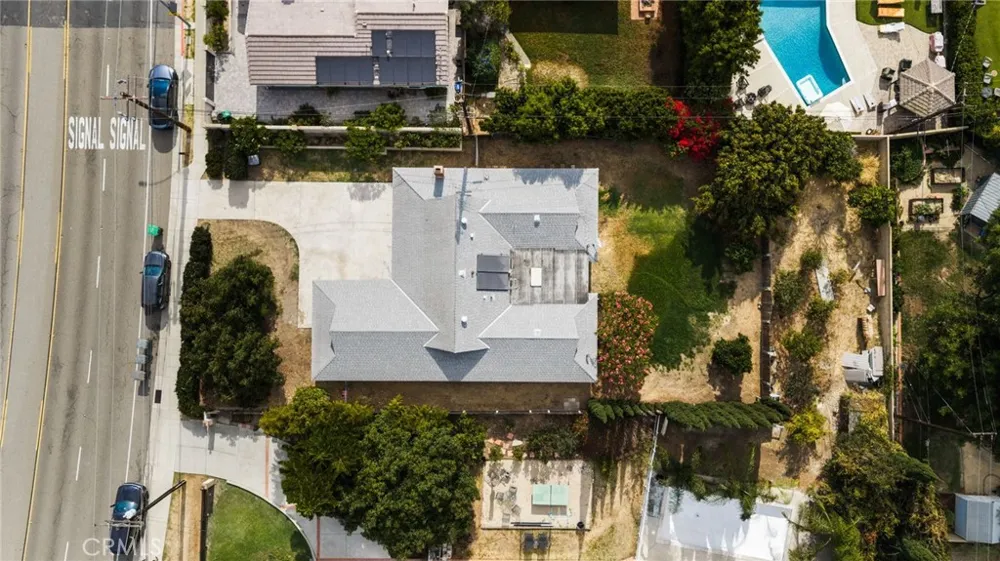 2342 E La Veta Orange, CA 92869