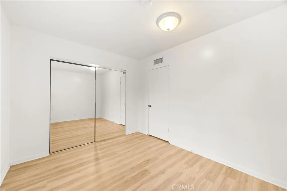 2342 E La Veta Orange, CA 92869