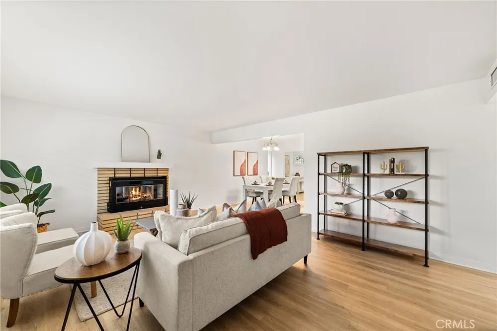 2342 E La Veta Orange, CA 92869