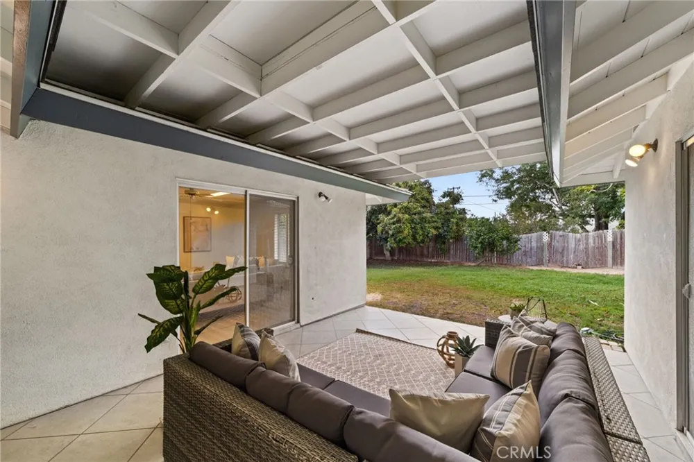 2342 E La Veta Orange, CA 92869