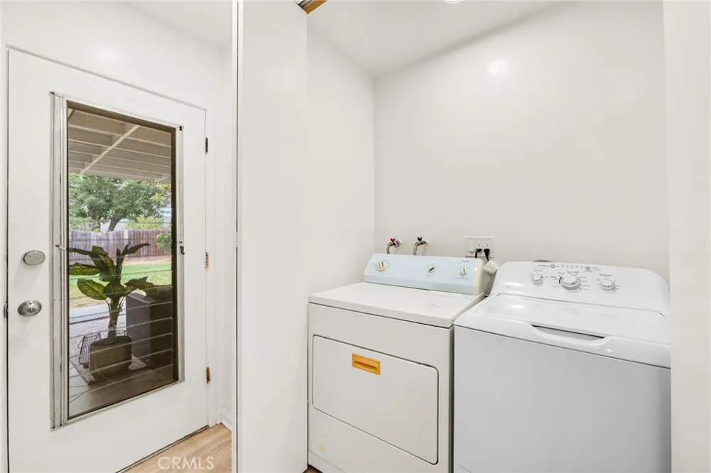 2342 E La Veta Orange, CA 92869