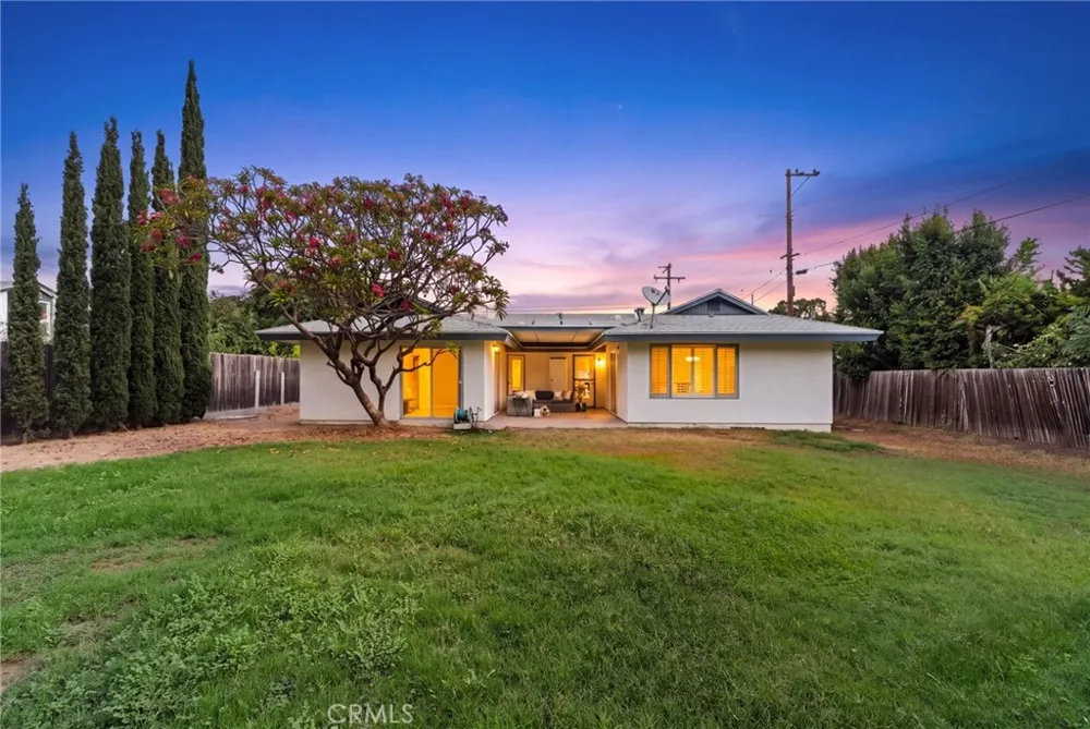 2342 E La Veta Orange, CA 92869