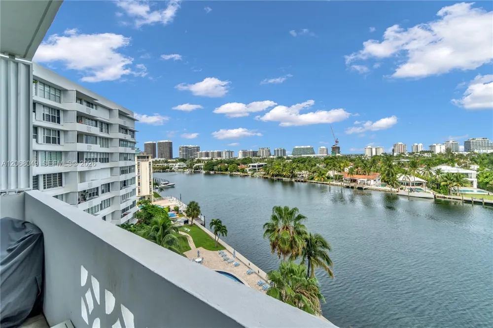 9101 E Bay Harbor Dr #706 Bay Harbor Islands, FL 33154