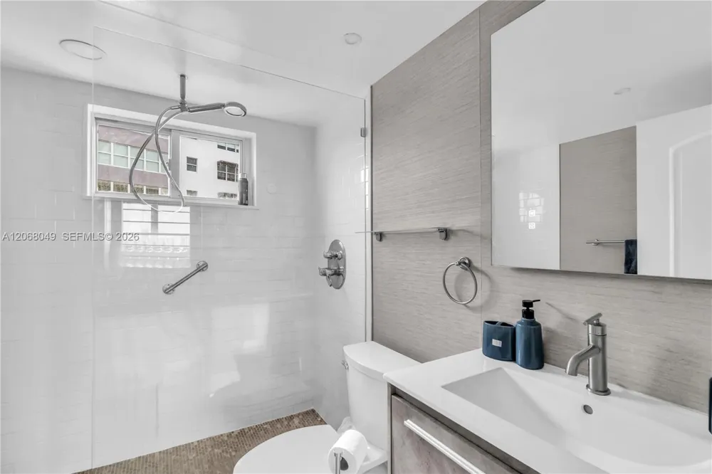 9101 E Bay Harbor Dr #706 Bay Harbor Islands, FL 33154