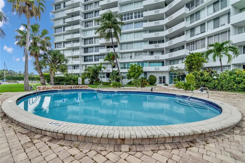 9101 E Bay Harbor Dr #706 Bay Harbor Islands, FL 33154