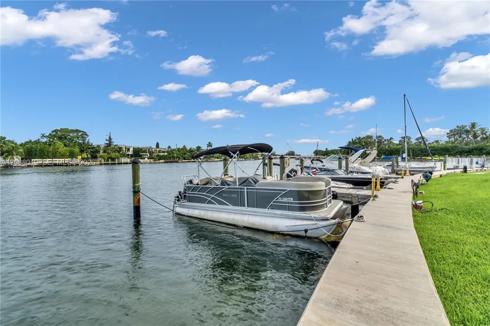 9101 E Bay Harbor Dr #706 Bay Harbor Islands, FL 33154