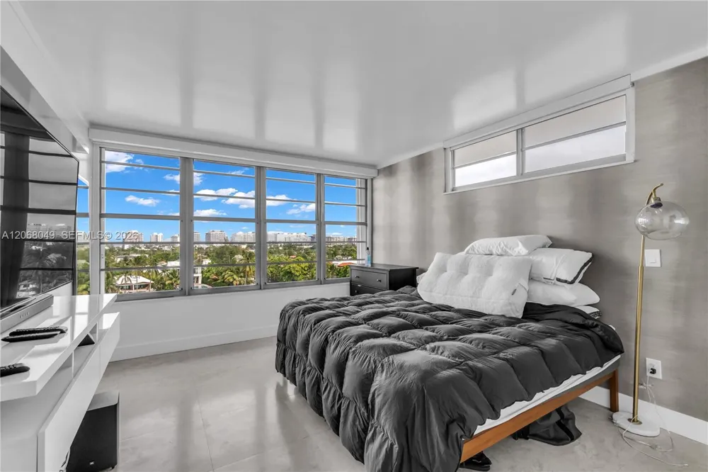 9101 E Bay Harbor Dr #706 Bay Harbor Islands, FL 33154
