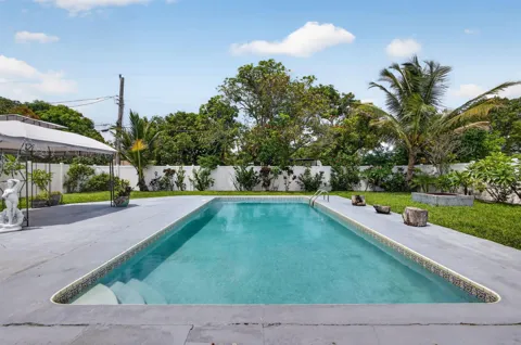 813 Date Palm Drive