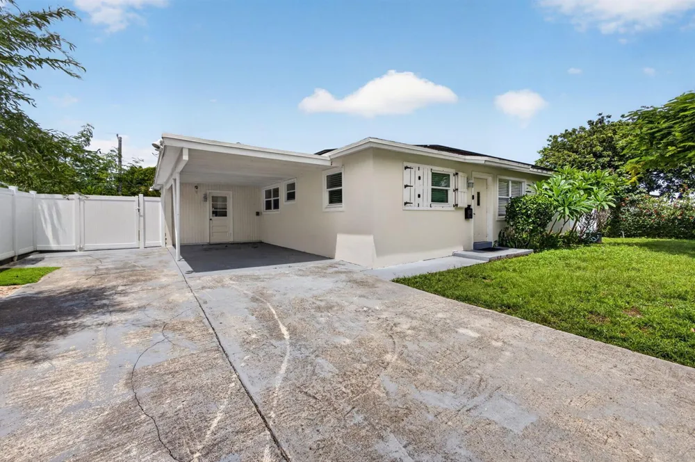 813 Date Palm Drive Lake Park, FL 33403