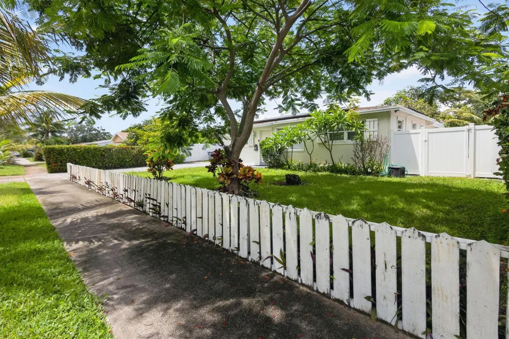 813 Date Palm Drive Lake Park, FL 33403