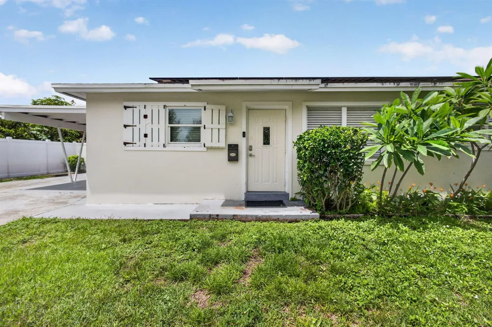 813 Date Palm Drive Lake Park, FL 33403