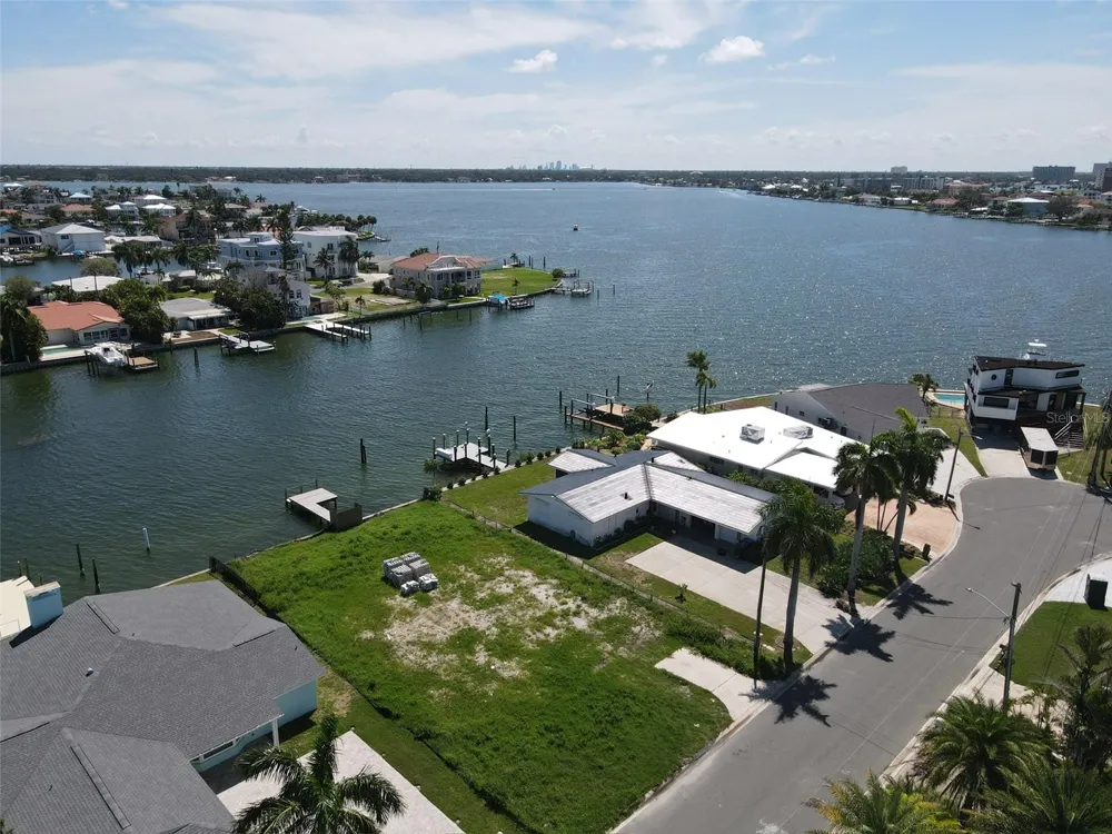 11125 4TH ST E Treasure Island, FL 33706
