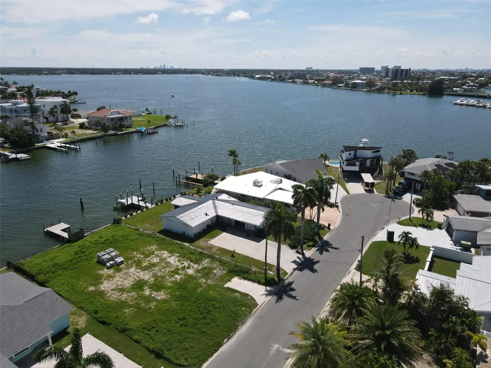 11125 4TH ST E Treasure Island, FL 33706