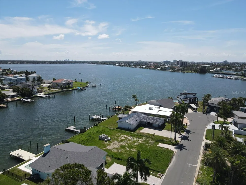 11125 4TH ST E Treasure Island, FL 33706
