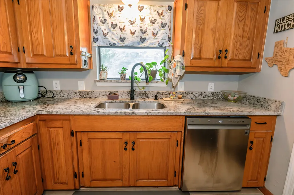 517 E Locust Street Nocona, TX 76255
