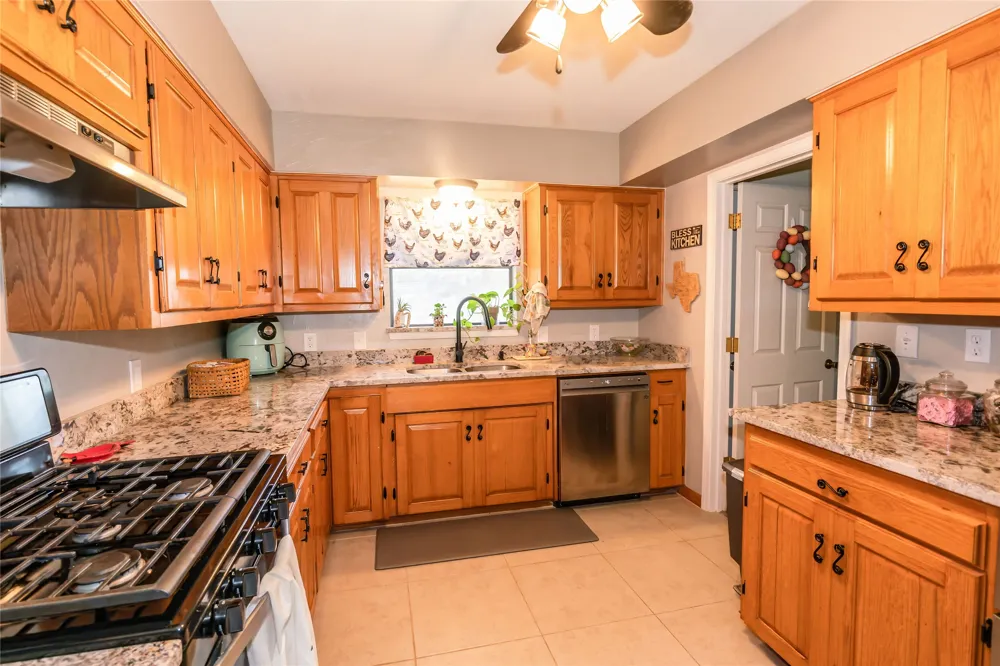 517 E Locust Street Nocona, TX 76255