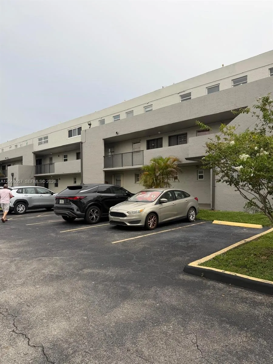 30 NW 87th Ave #C223 Miami, FL 33172
