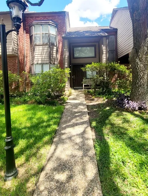 7447 Cambridge #8