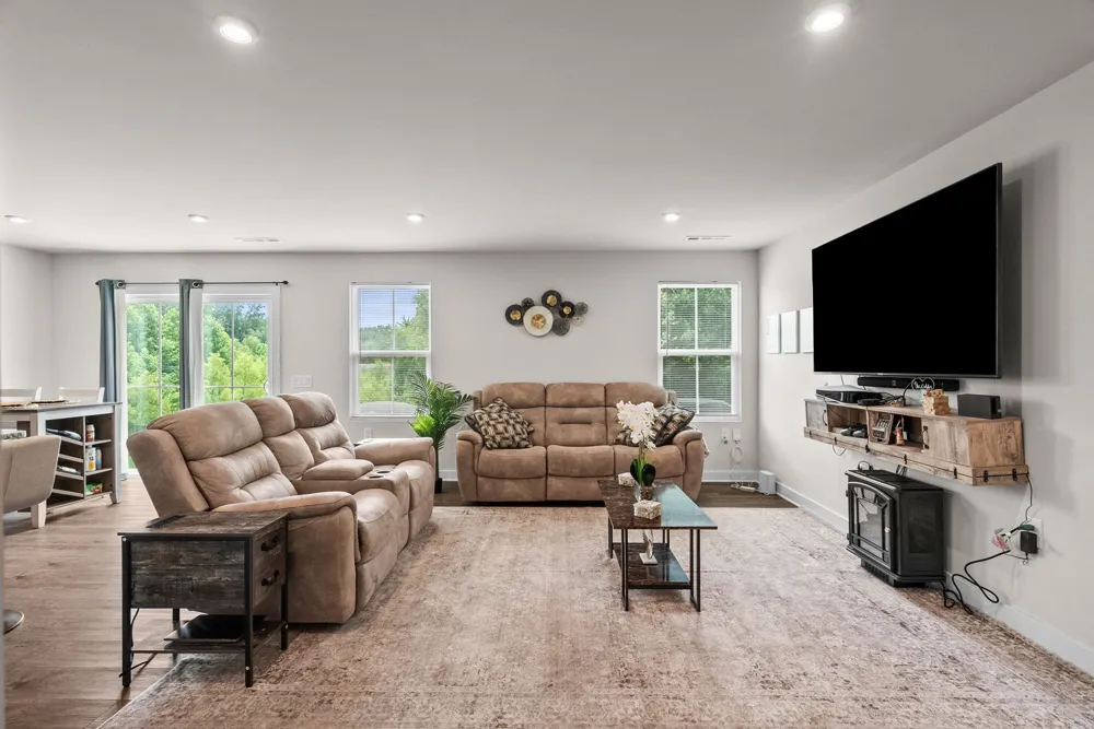 396 Streamview Dr White House, TN 37188