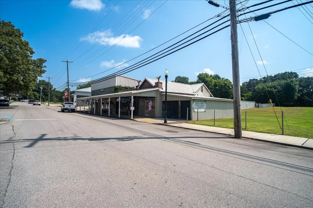 126 Main St Loretto, TN 38469