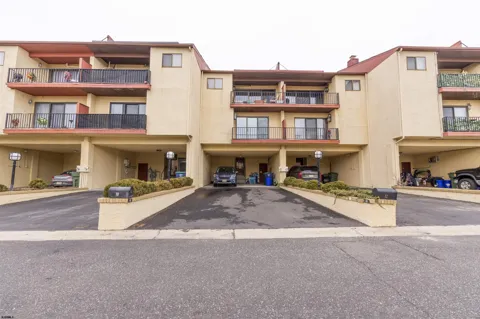 10 Empire Dr