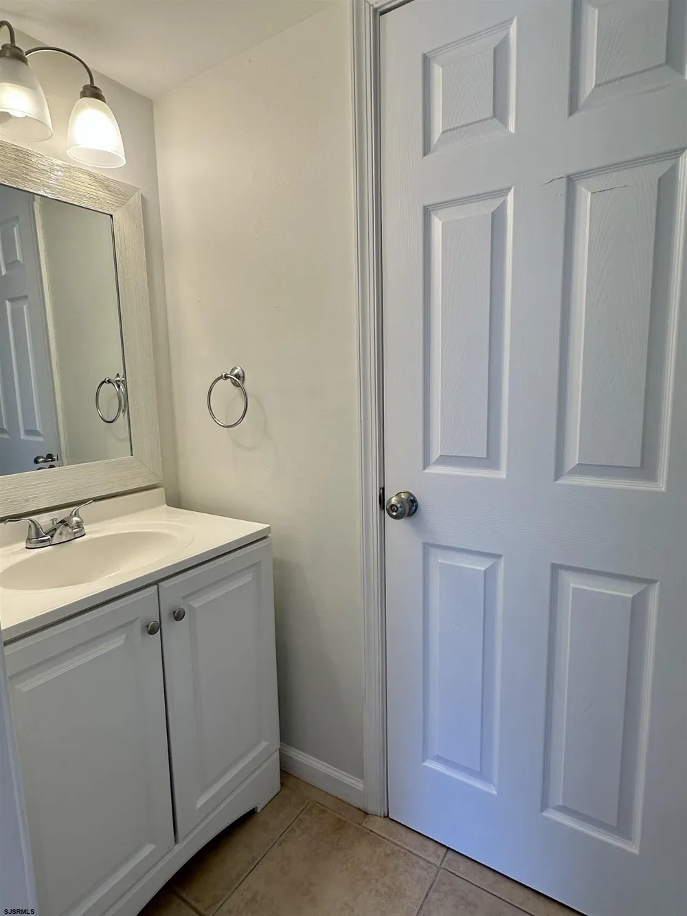 2416 Arbor Ct Mays Landing, NJ 08330