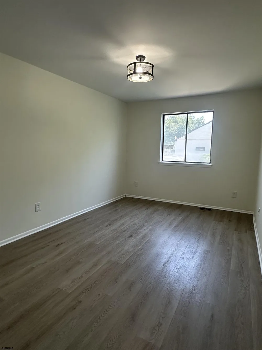2416 Arbor Ct Mays Landing, NJ 08330