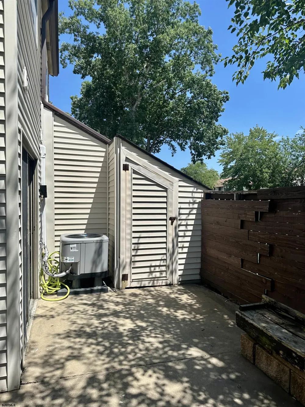 2416 Arbor Ct Mays Landing, NJ 08330