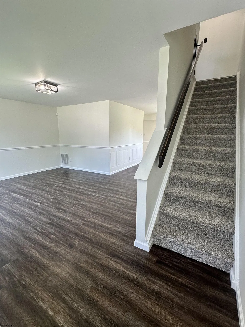 2416 Arbor Ct Mays Landing, NJ 08330