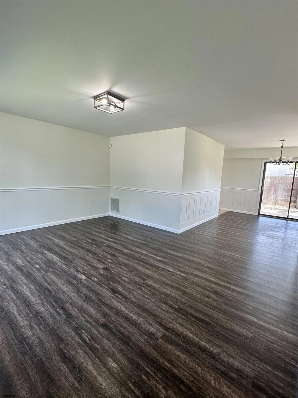 2416 Arbor Ct Mays Landing, NJ 08330