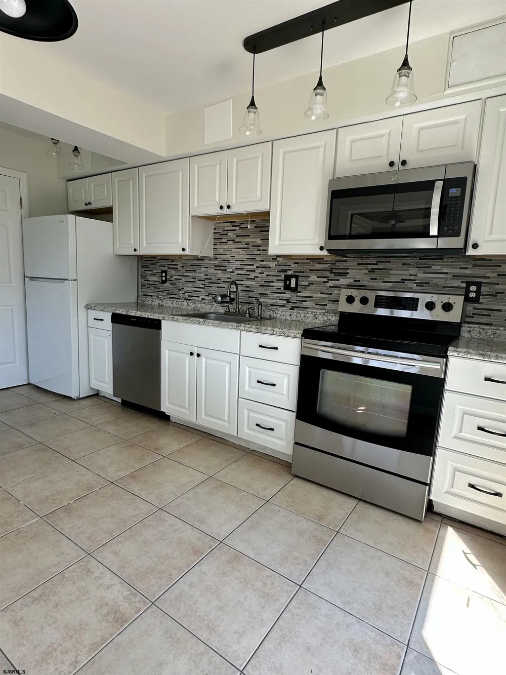 2416 Arbor Ct Mays Landing, NJ 08330
