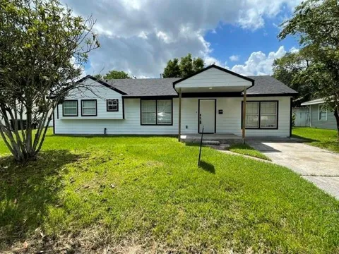 109 Del Monte Lane