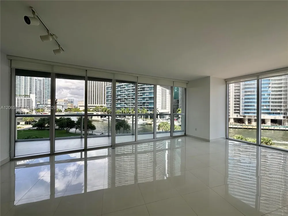 465 BRICKELL AV #502 Miami, FL 33131