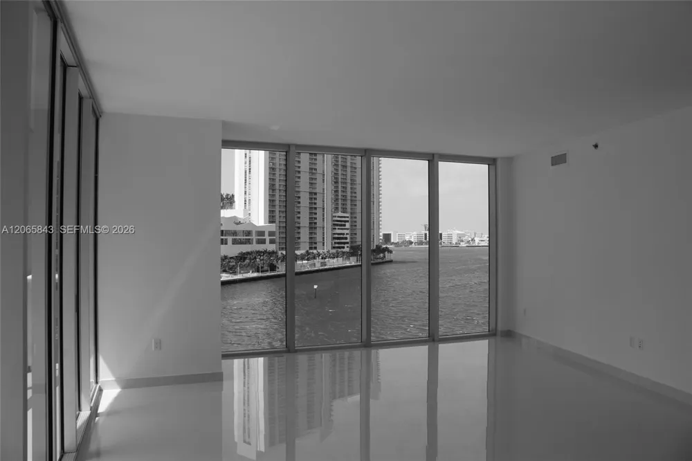 465 BRICKELL AV #502 Miami, FL 33131