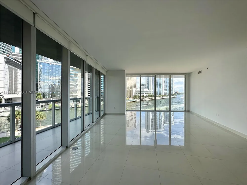 465 BRICKELL AV #502 Miami, FL 33131