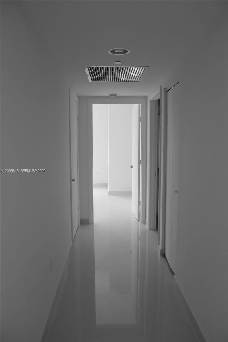 465 BRICKELL AV #502 Miami, FL 33131