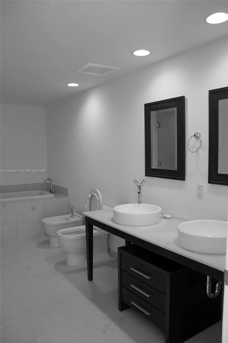465 BRICKELL AV #502 Miami, FL 33131
