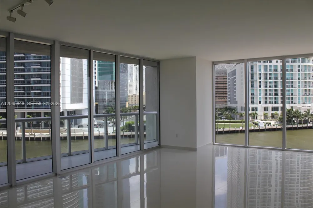 465 BRICKELL AV #502 Miami, FL 33131