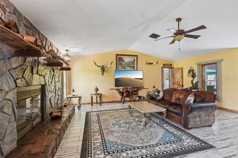 5318 SANDRA DRIVE Weeki Wachee, FL 34607